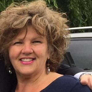 Meet your Posher, Deborah